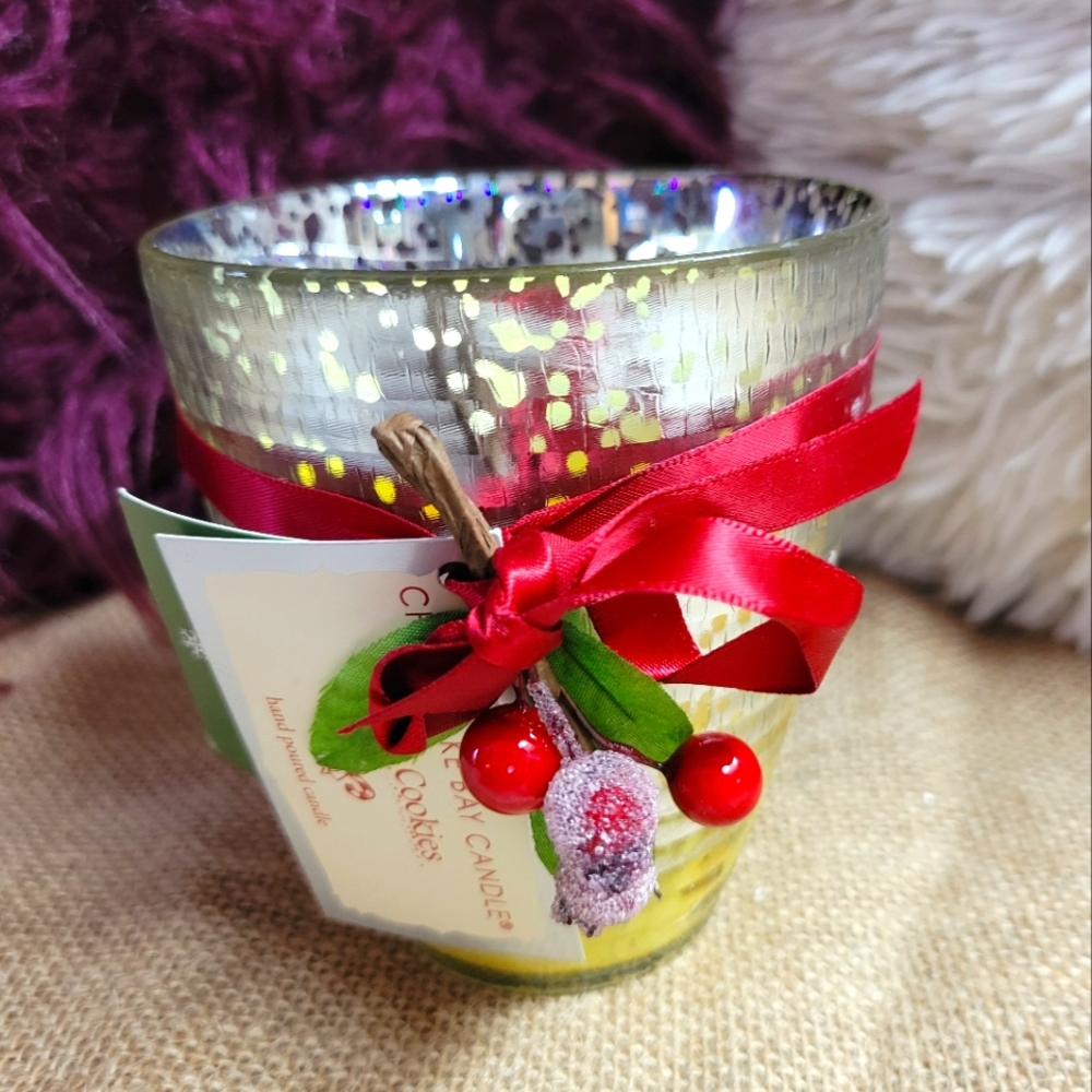 Chesapeake Bay hand poured sugar cookie embellished candle-silver/red